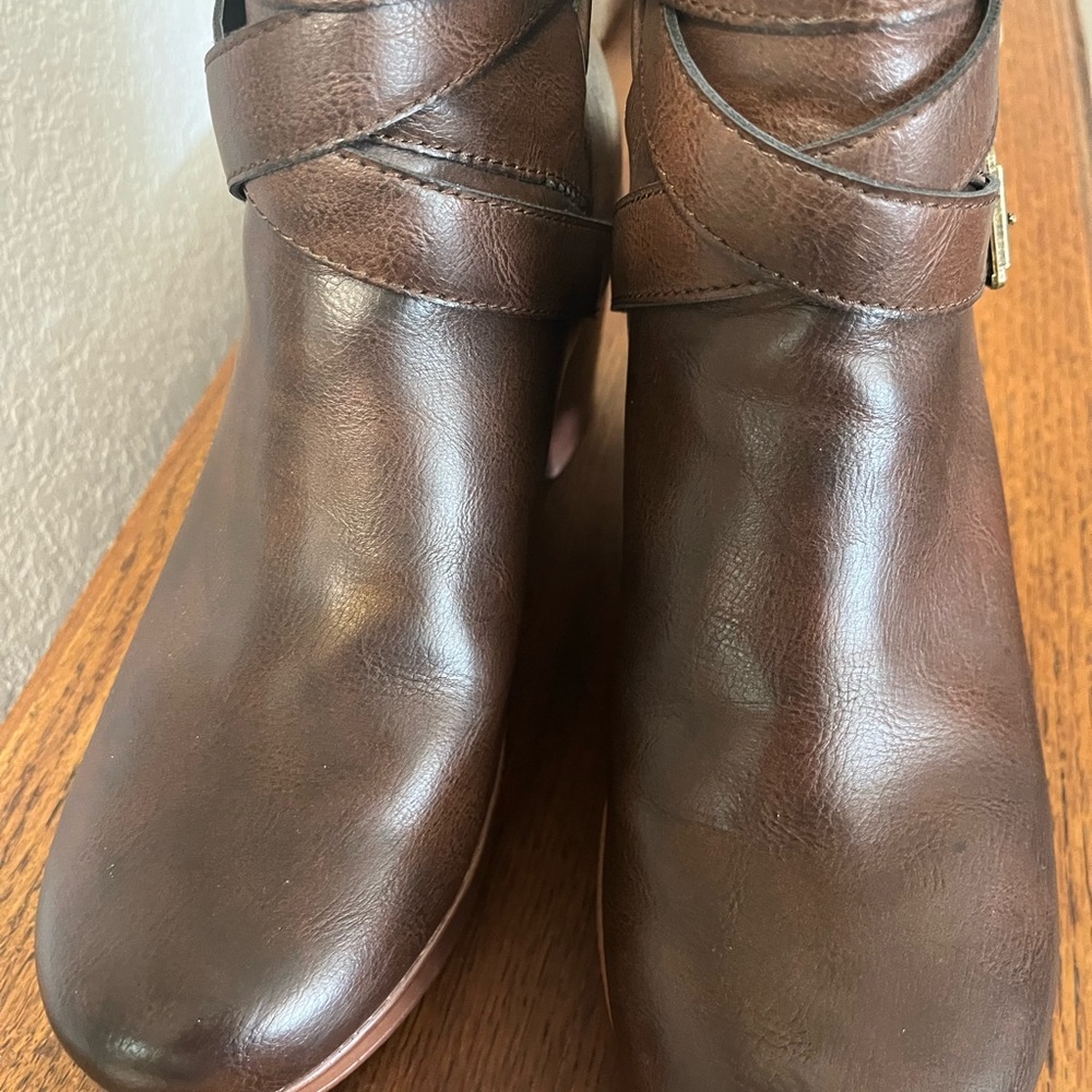 boc Women's Briley Inside Zipper Comfort Bootie Size 8M - Picture 6 of 13